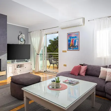 Penthouse Danijela With Jacuzzi