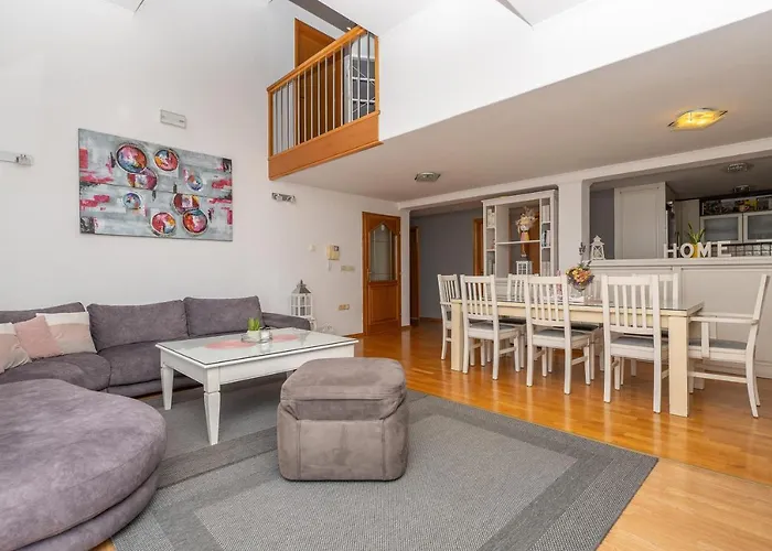 Penthouse Danijela With Jacuzzi *