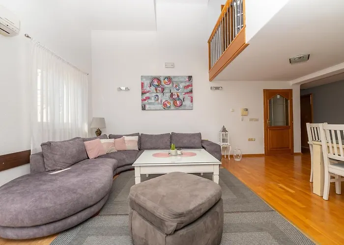 Penthouse Danijela With Jacuzzi