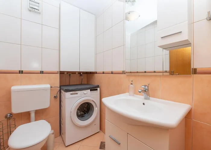 Penthouse Danijela With Jacuzzi Daire