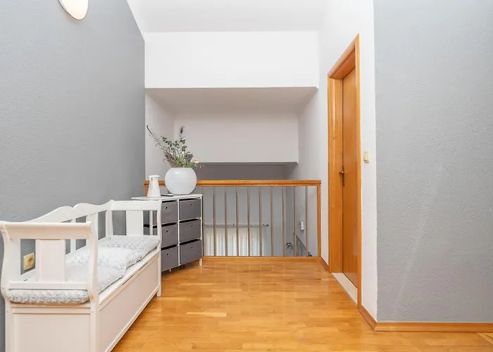 דירה Penthouse Danijela With Jacuzzi מאקרסקה