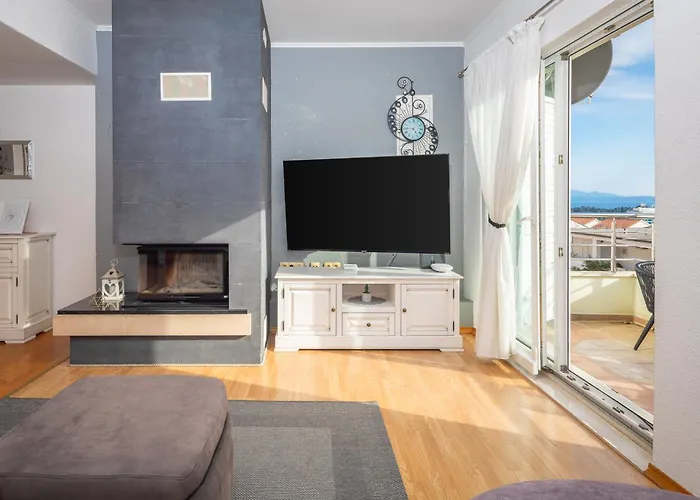 דירה Penthouse Danijela With Jacuzzi מאקרסקה