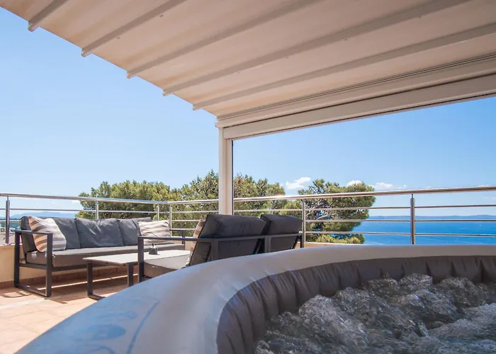 Penthouse Danijela With Jacuzzi דירה