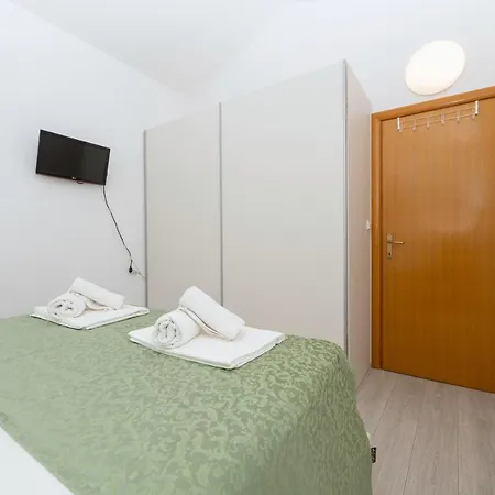 Penthouse Danijela With Jacuzzi *