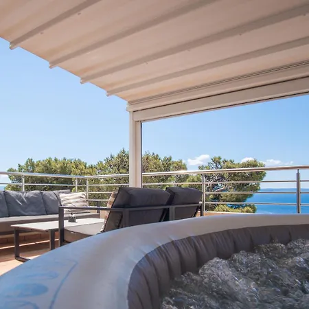 Penthouse Danijela With Jacuzzi דירה
