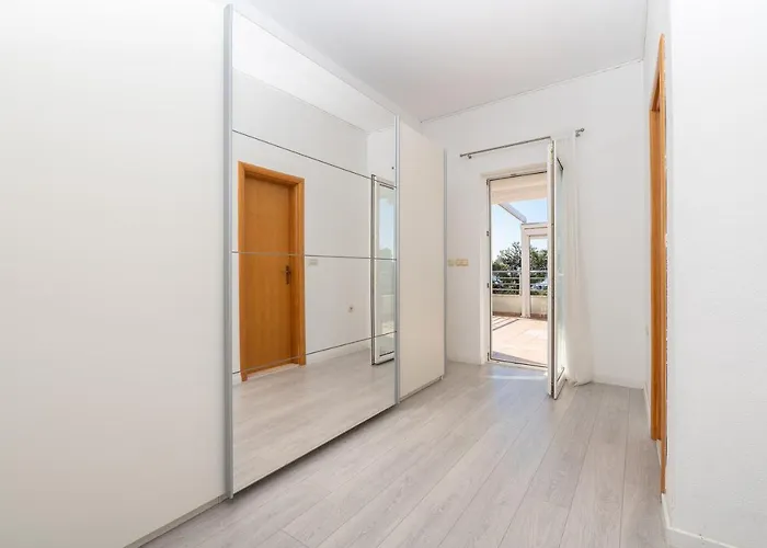 Penthouse Danijela With Jacuzzi *