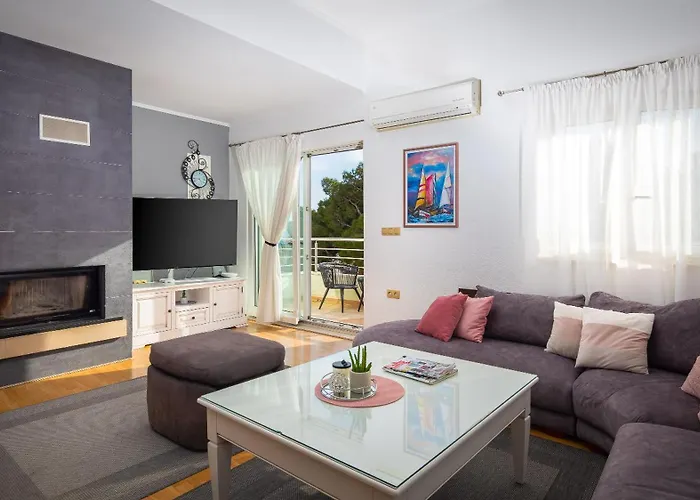 Penthouse Danijela With Jacuzzi